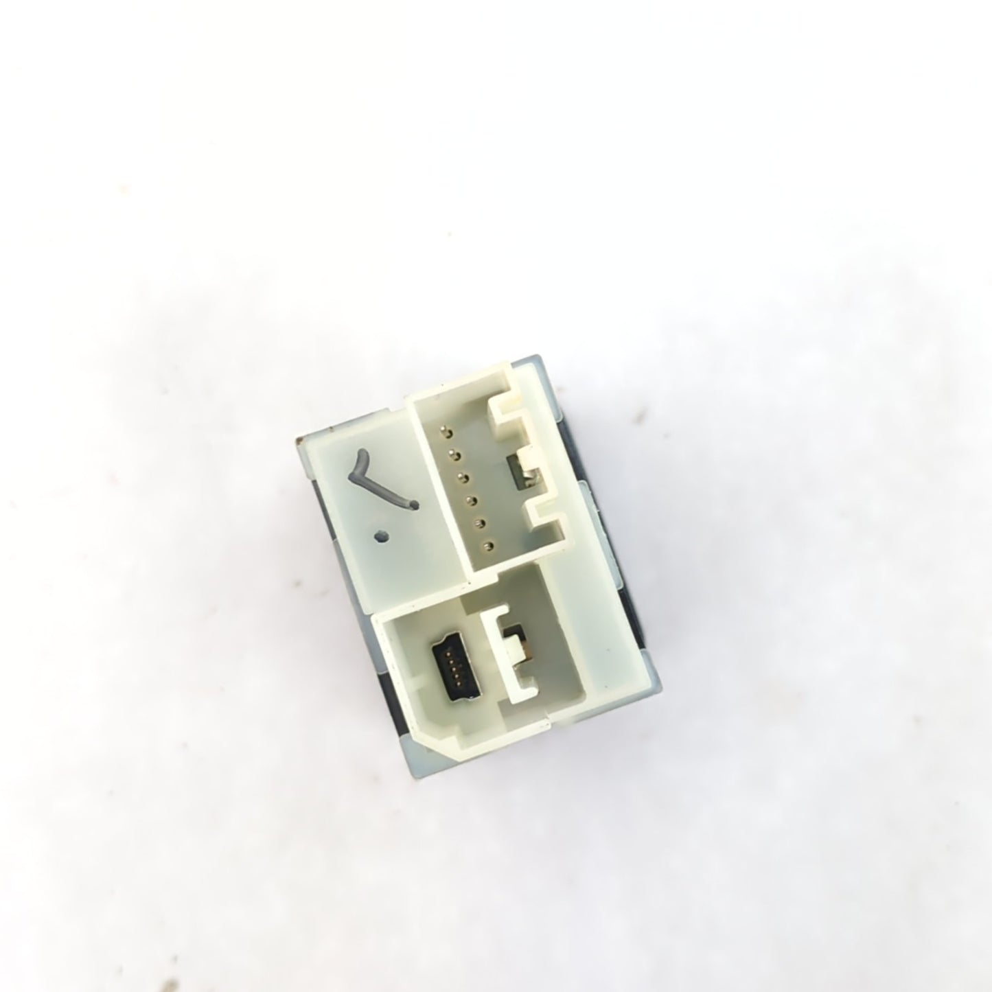 2014 2015 2016 2017 Silverado Sierra USB AUX Line In SD Card Module Port