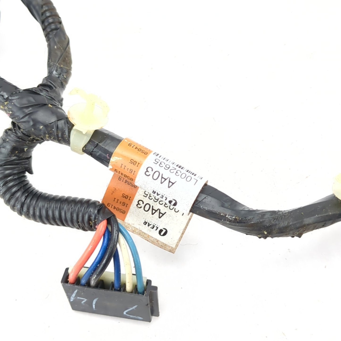 2003 2004 2005 2006 GMC Yukon Tahoe Right Passenger Seat Lower Wiring Harness