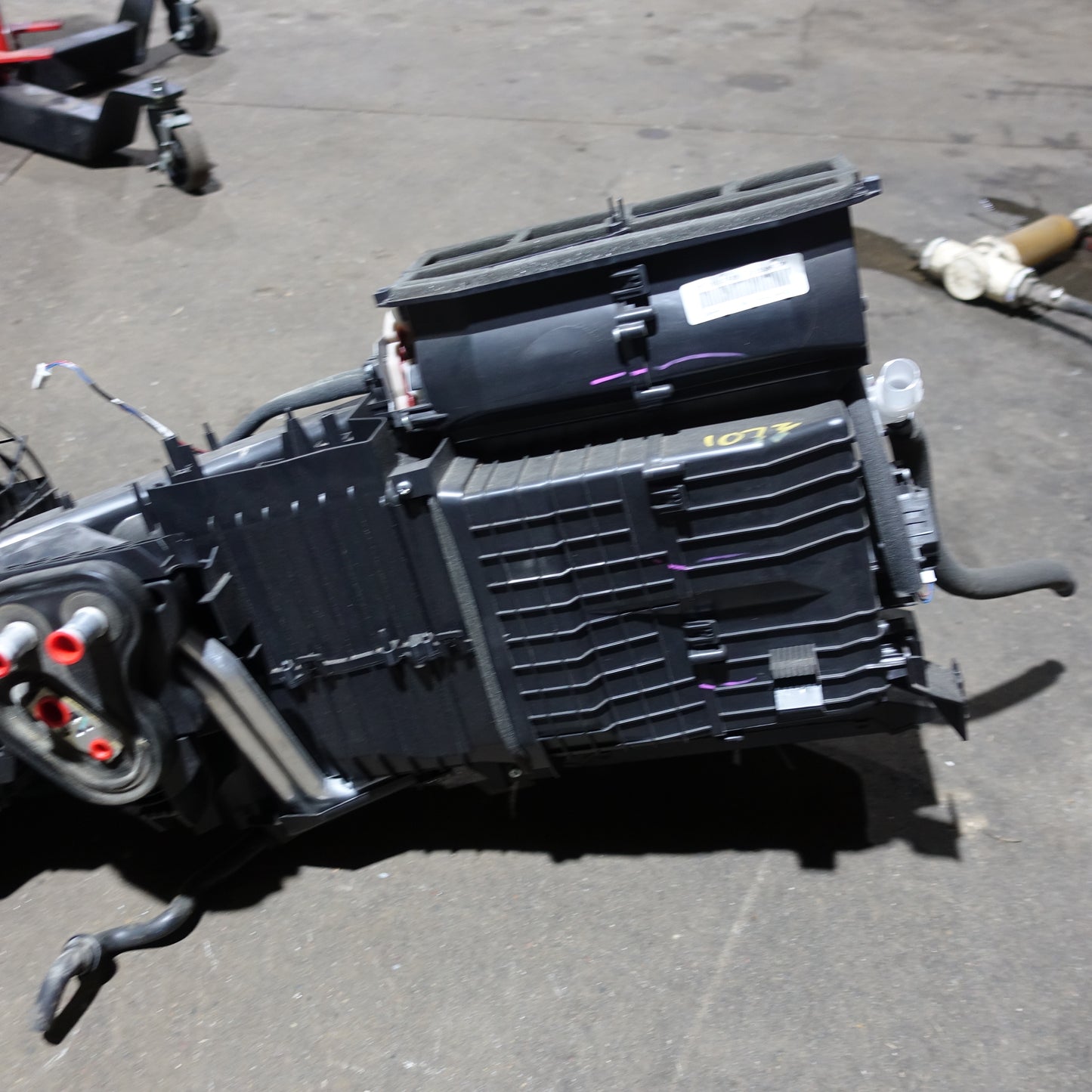 2016 2017 2018 19 Nissan TITAN XD HVAC Heater Evaporator Core Blower Housing Box