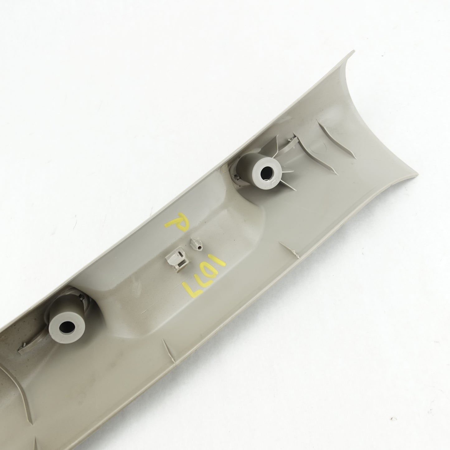 2011 2012 2013 2014 2015 2016 2017 2018 Dodge Ram A Pillar Trim Passenger Right