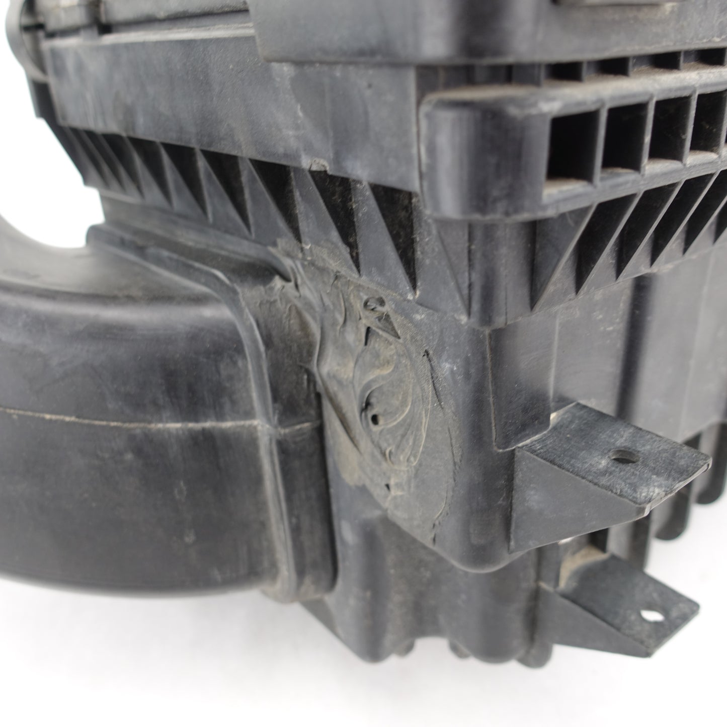 Damage 2003 2004 2005 Ram 2500 3500 5.9L Diesel Cummins Air Filter Cleaner Box