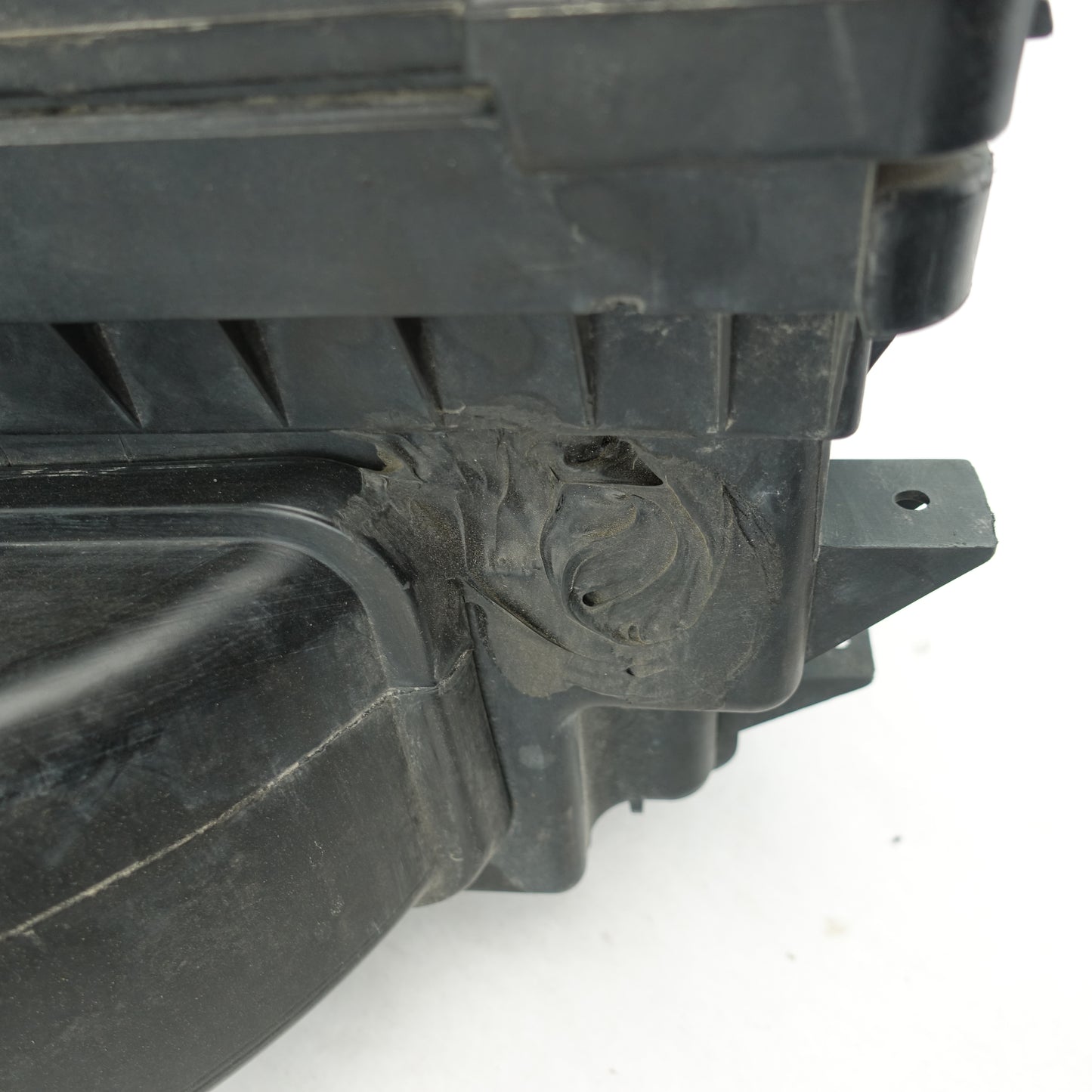 Damage 2003 2004 2005 Ram 2500 3500 5.9L Diesel Cummins Air Filter Cleaner Box
