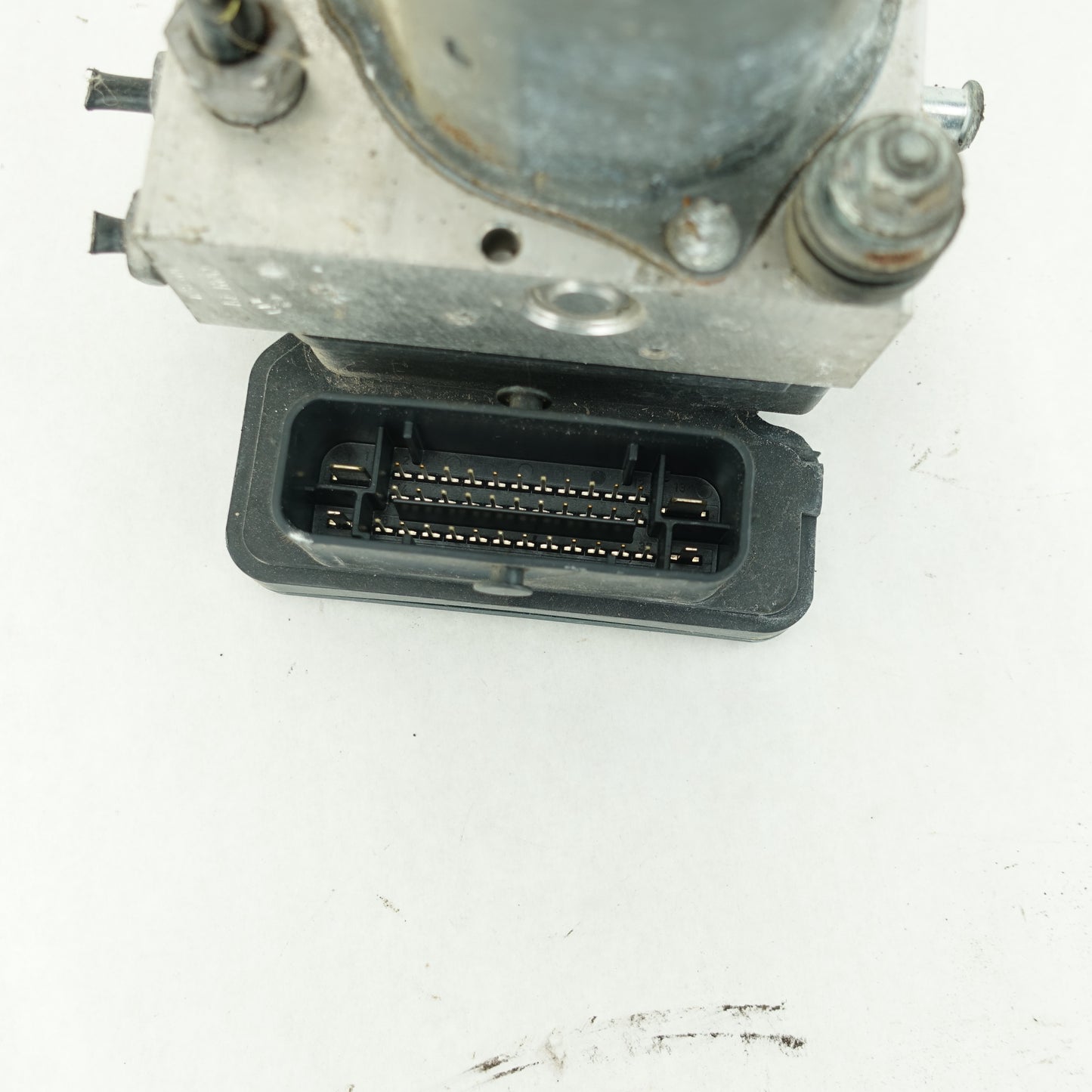 2013 Ford Taurus ABS Anti-Lock Brake Part Pump Unit