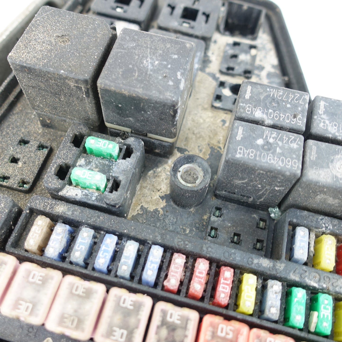 Damage 2003 Dodge Ram 2500 3500 5.9L Engine Fuse Junction Box