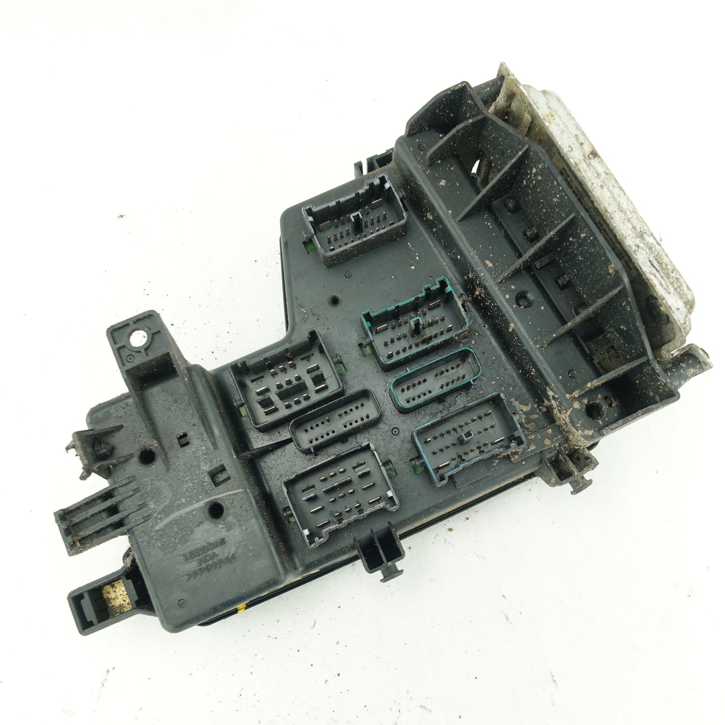 Damage 2003 Dodge Ram 2500 3500 5.9L Engine Fuse Junction Box