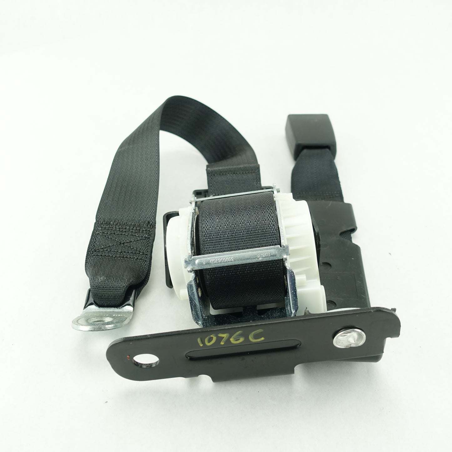 2013 2014 2015 2016 2017 Ram 1500 2500 3500 Crew Cab Rear Center Seat Belt Black