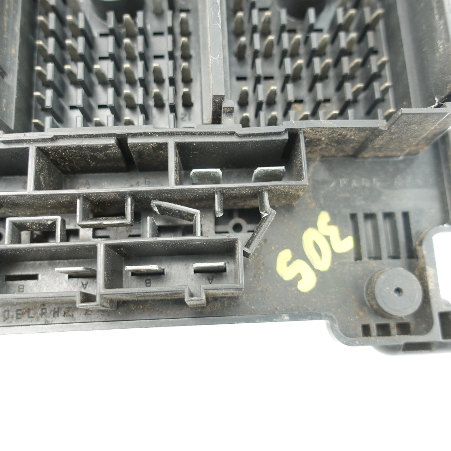 2003 2004 2005 2006 Yukon Suburban Engine Fuse Junction Box