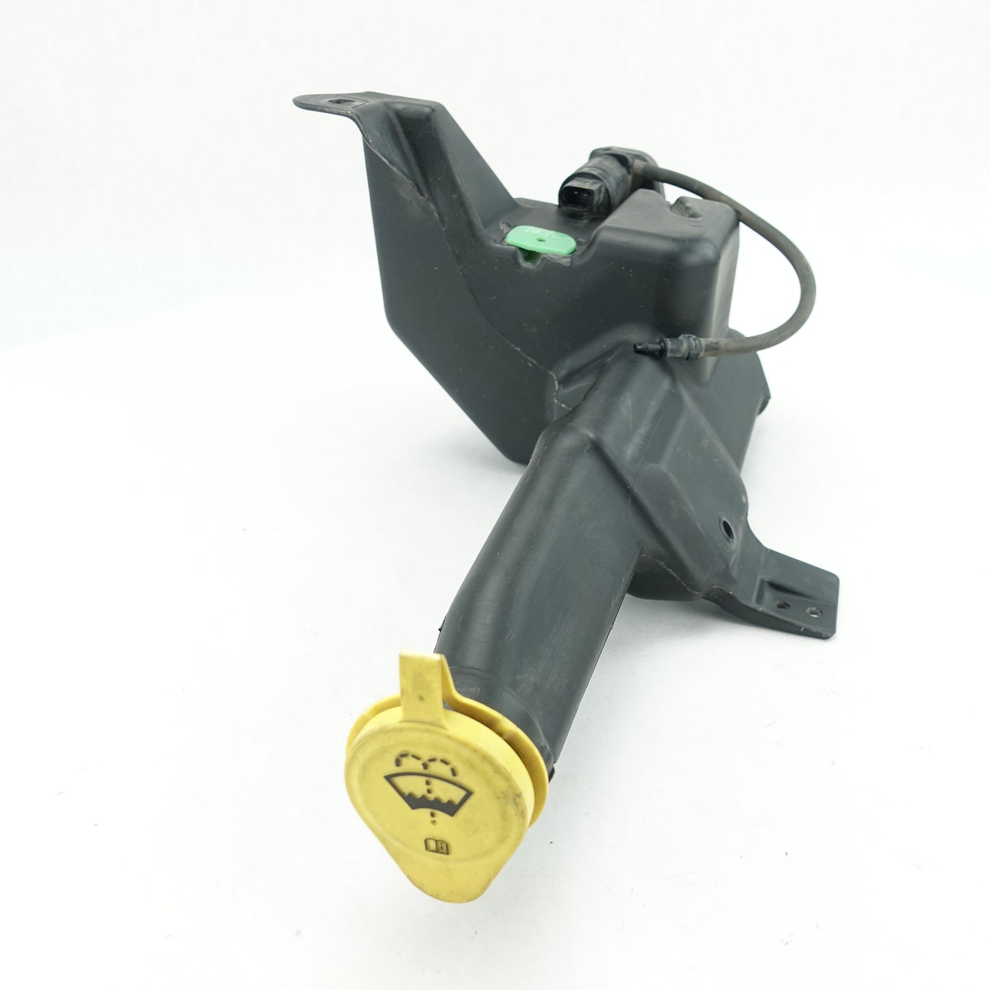 2014 2015 2016 2017 2018 Ram 1500 3.0L Eco Diesel Washer Fluid Reservoir Tank