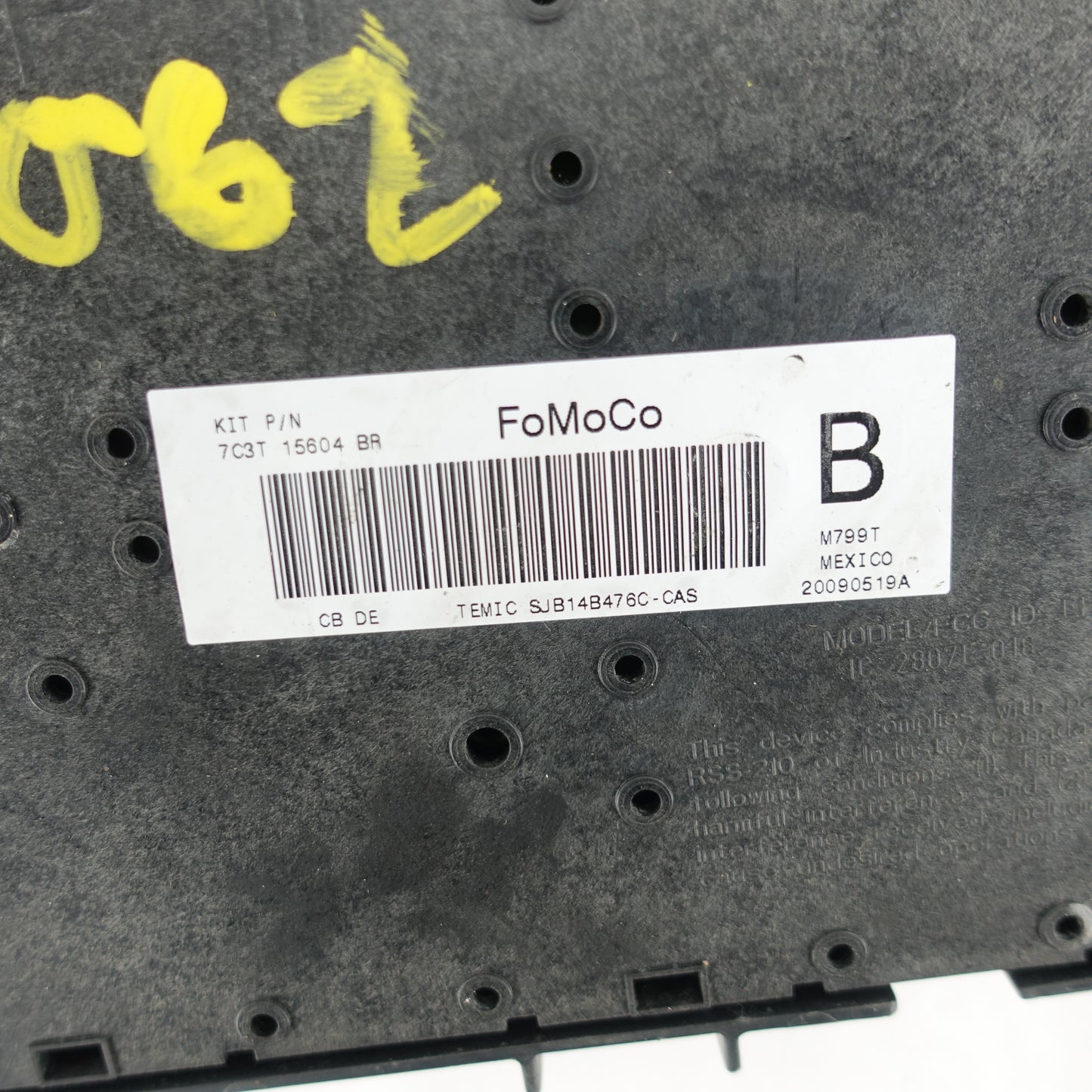 Damage 2008 2009 2010 Ford F250 F350 Fuse Junction Box BCM Control Module Computer