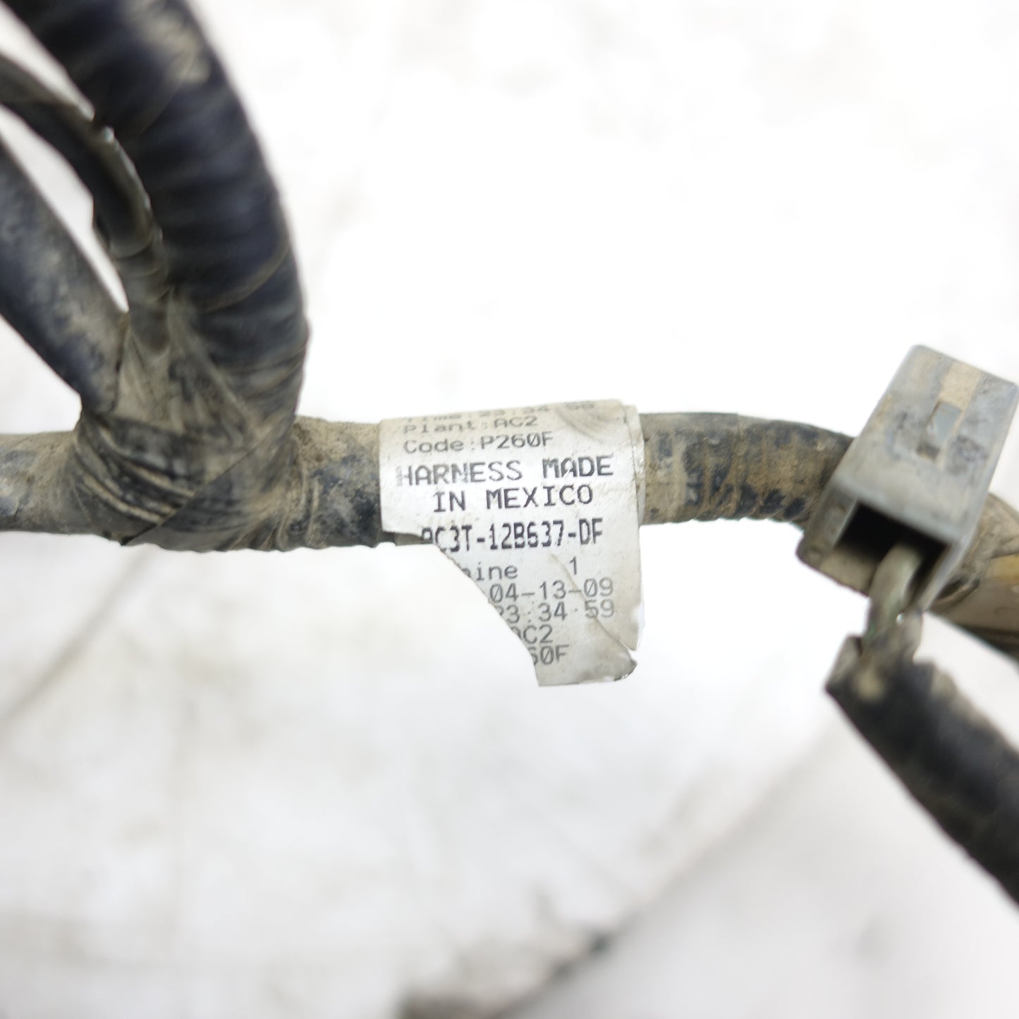 Damage 2009 Ford F550 6.8L V10 Engine Wire Harness