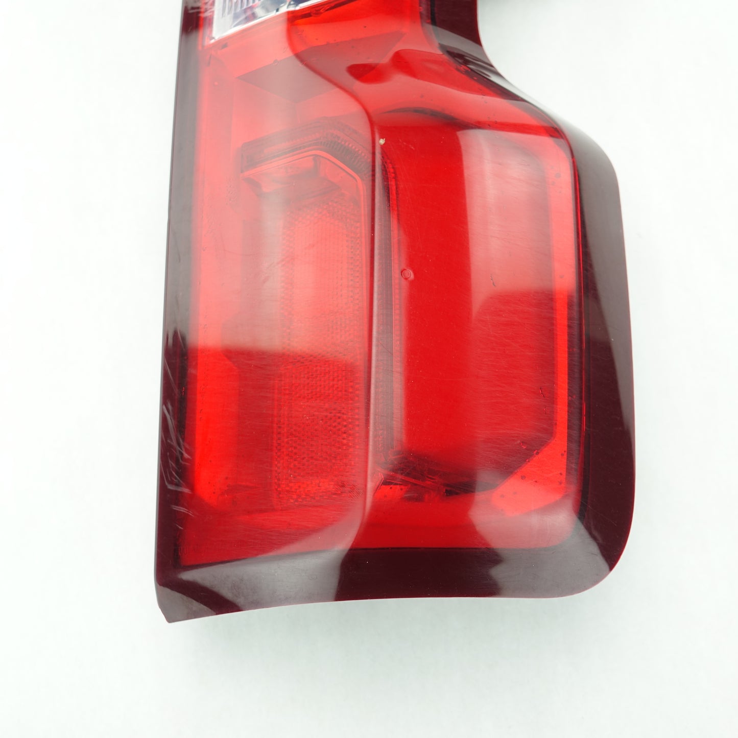 Damage 2020 2021 Silverado 1500 Passenger Right Rear Taillight Tail Light Lamp