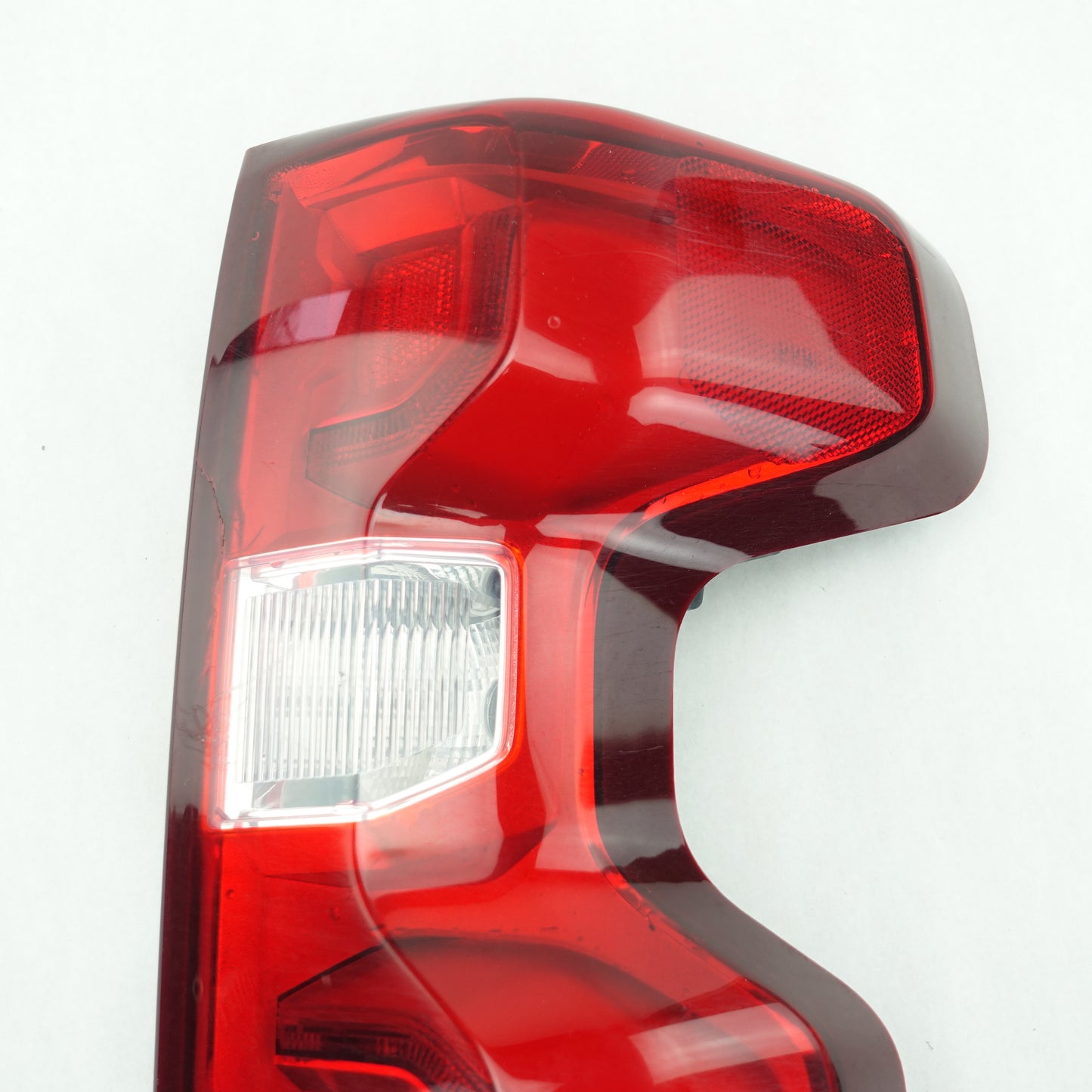 Damage 2020 2021 Silverado 1500 Passenger Right Rear Taillight Tail Light Lamp