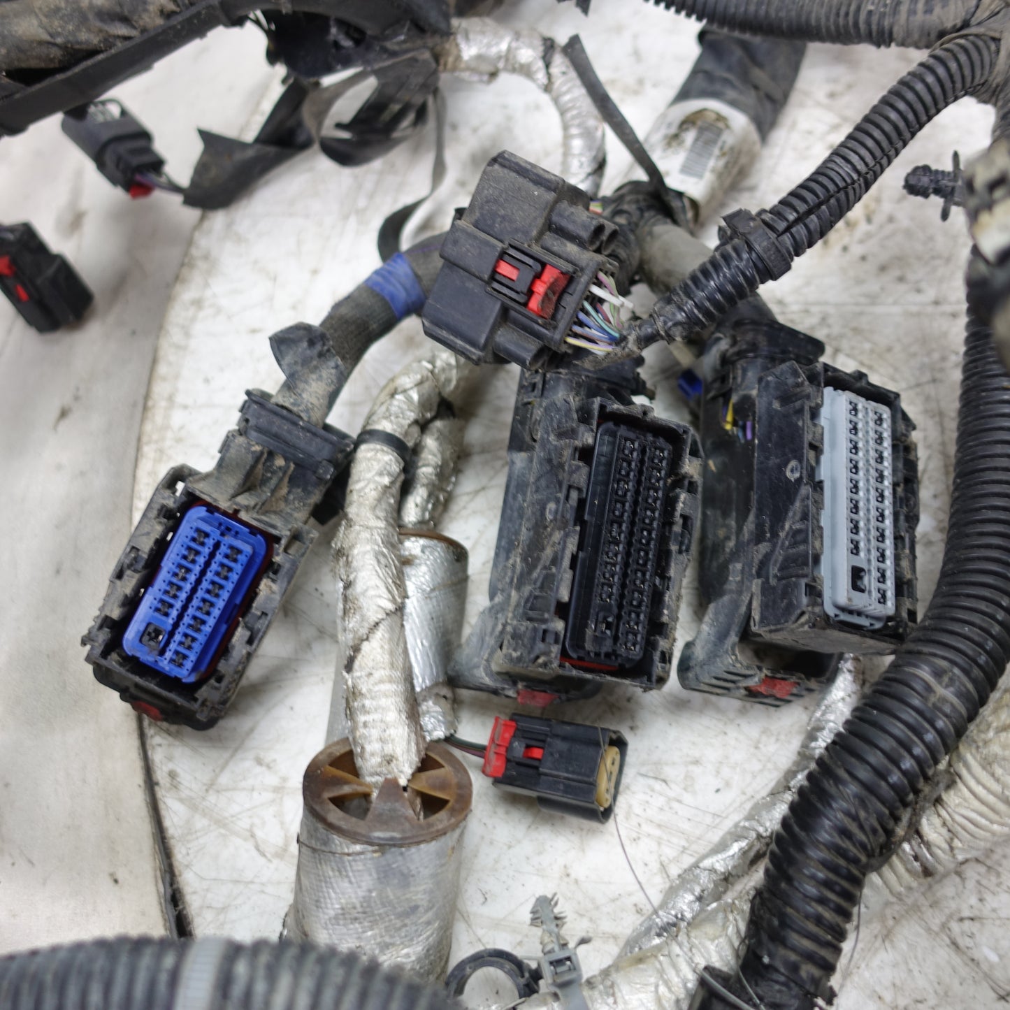 Damage 2019 Silverado Sierra 5.3L Engine Wire Harness Loom