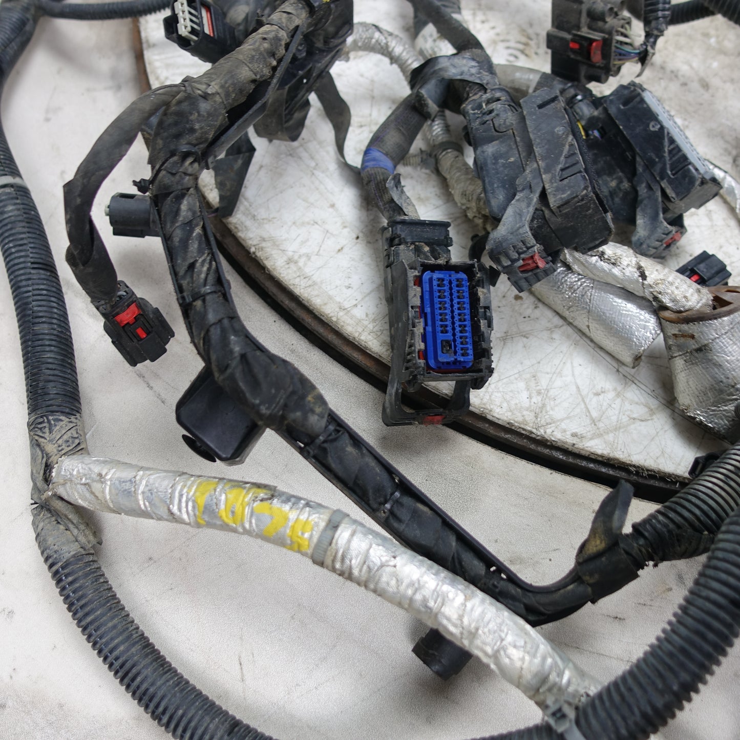Damage 2019 Silverado Sierra 5.3L Engine Wire Harness Loom