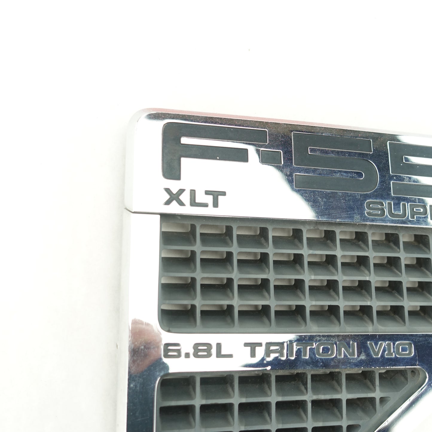 Read 2008 2009 2010 Ford F550 XLT 6.8L Passenger Right Fender Vent Emblem Logo