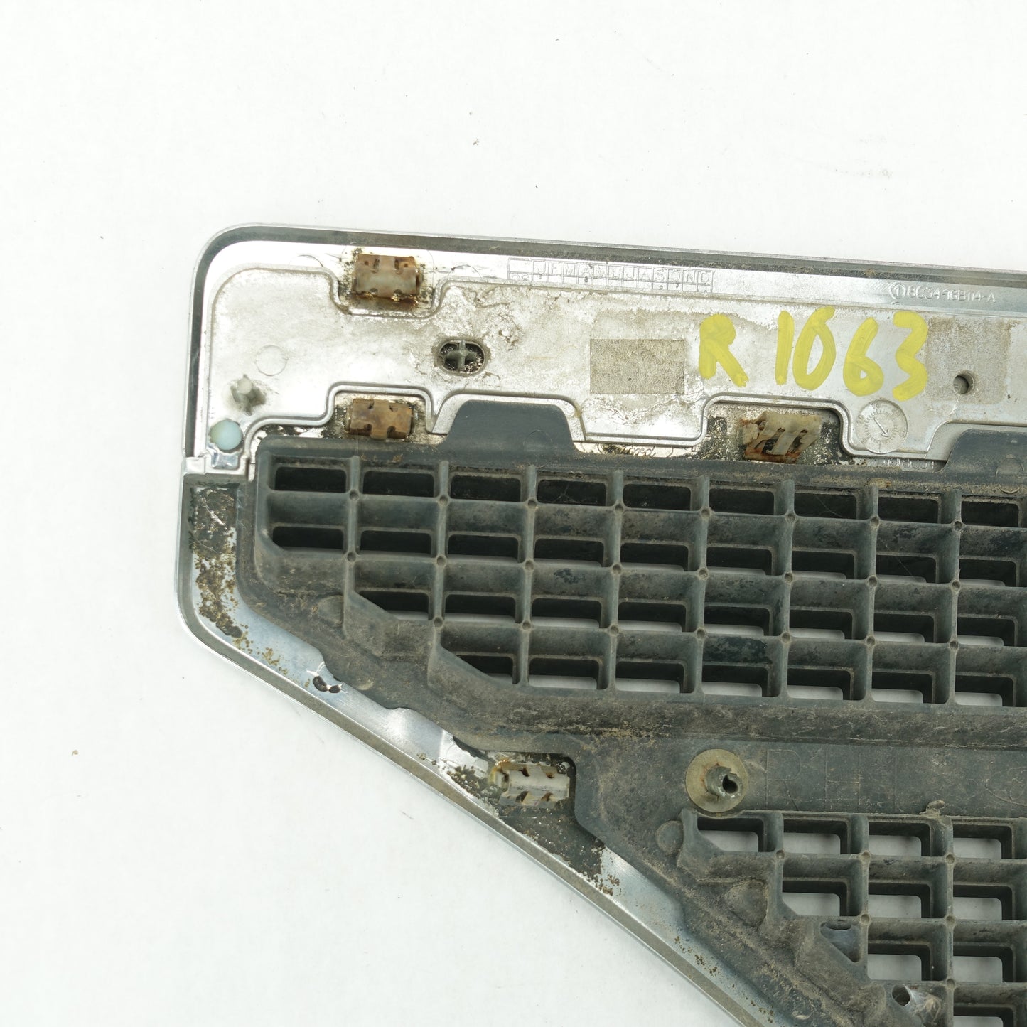 Read 2008 2009 2010 Ford F550 XLT 6.8L Passenger Right Fender Vent Emblem Logo