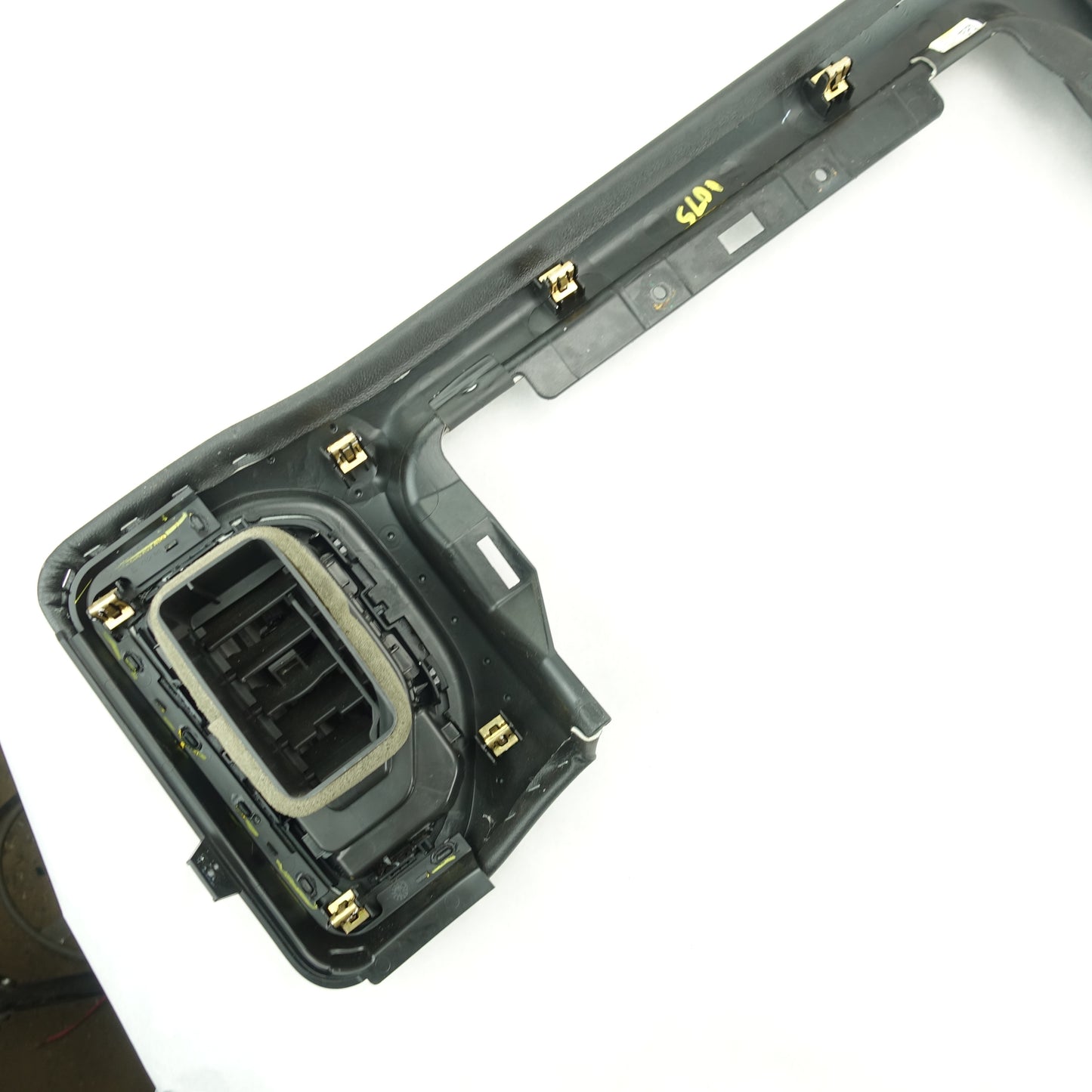 2019 2020 2021 2022 Silverado Sierra Center Right Dash Trim Bezel Panel Pad Vent