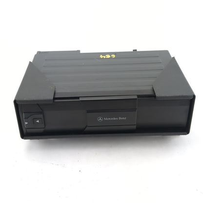 1999 2000 Mercedes C280 6 Disc CD Changer Player