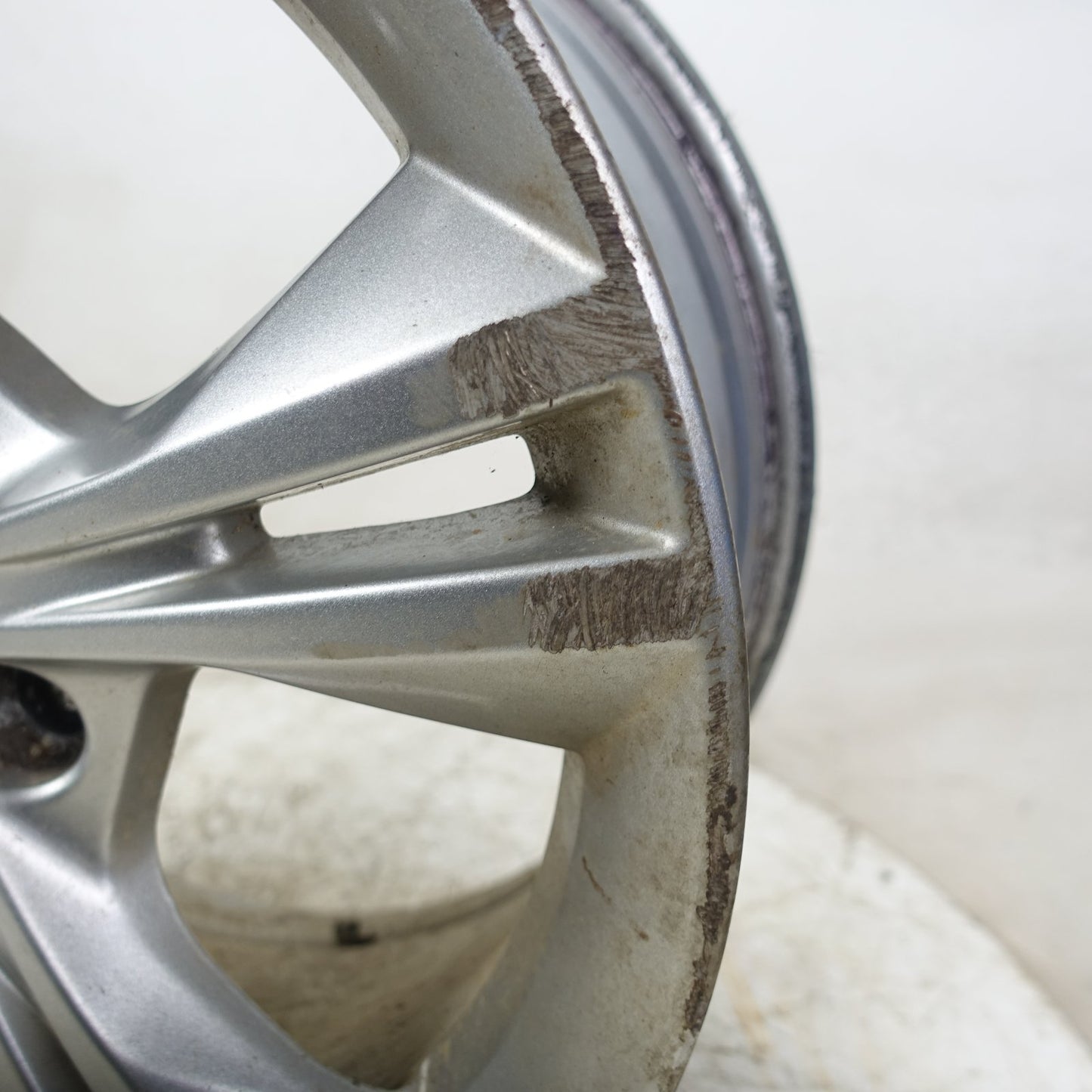 Damage 2012 2013 2014 Ford Focus Wheel Rim Ring 16 inch Alloy Aluminum
