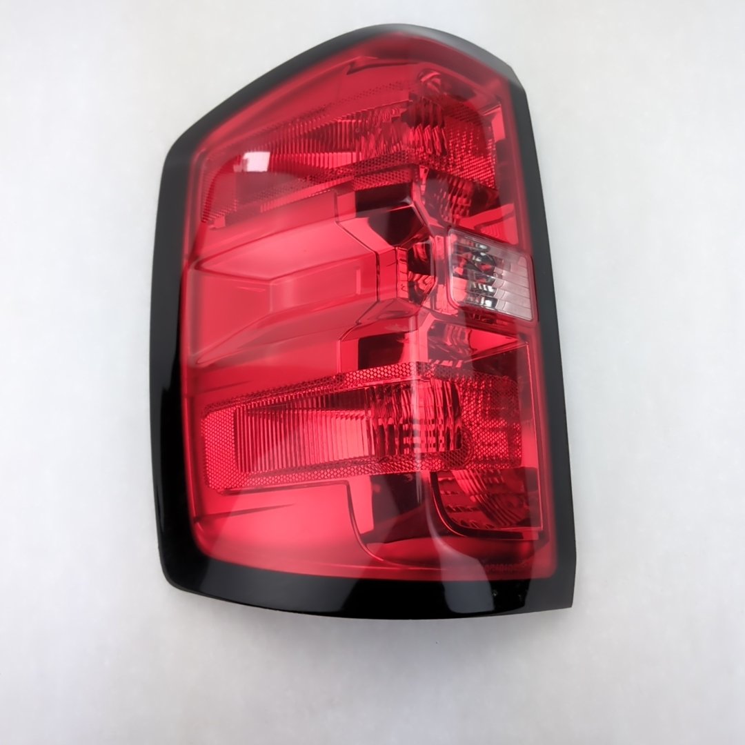 Damage 2014 2015 Chevrolet Silverado 1500 Left Driver Side Taillight Tail Lamp