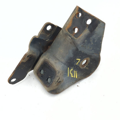 1999 2000 Ford F450 Driver Left Side Leaf Spring Mounting Bracket