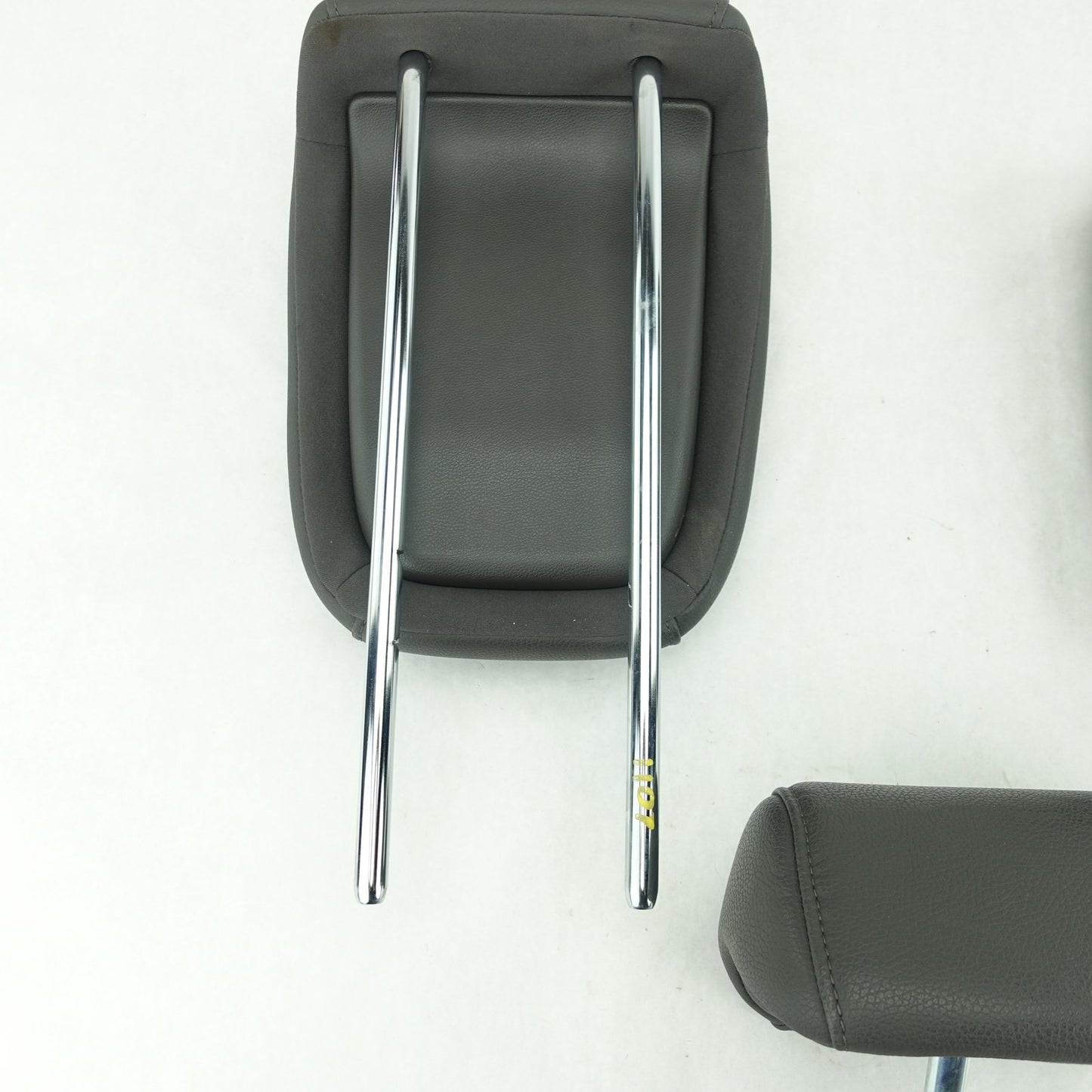 Scratches 2018 2019 2020 2021 2022 Honda Odyssey Rear 3rd Row Headrest Set Gray