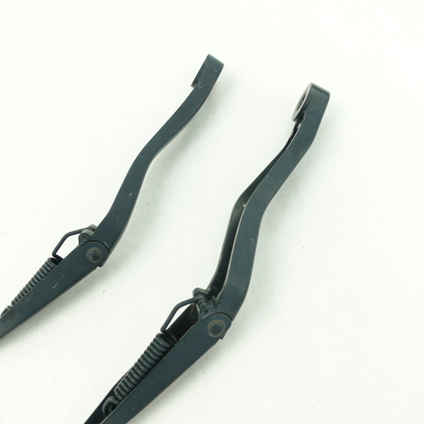 2013 2014 2015 2016 2017 2018 Ram 1500 2500 3500 Windshield Wiper Arm Pair Set