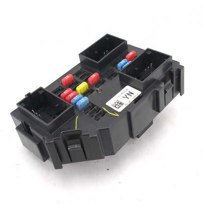 2008 2009 2010 2011 2012 2013 Sierra Silverado 2500 3500 Cabin Fuse Junction Box