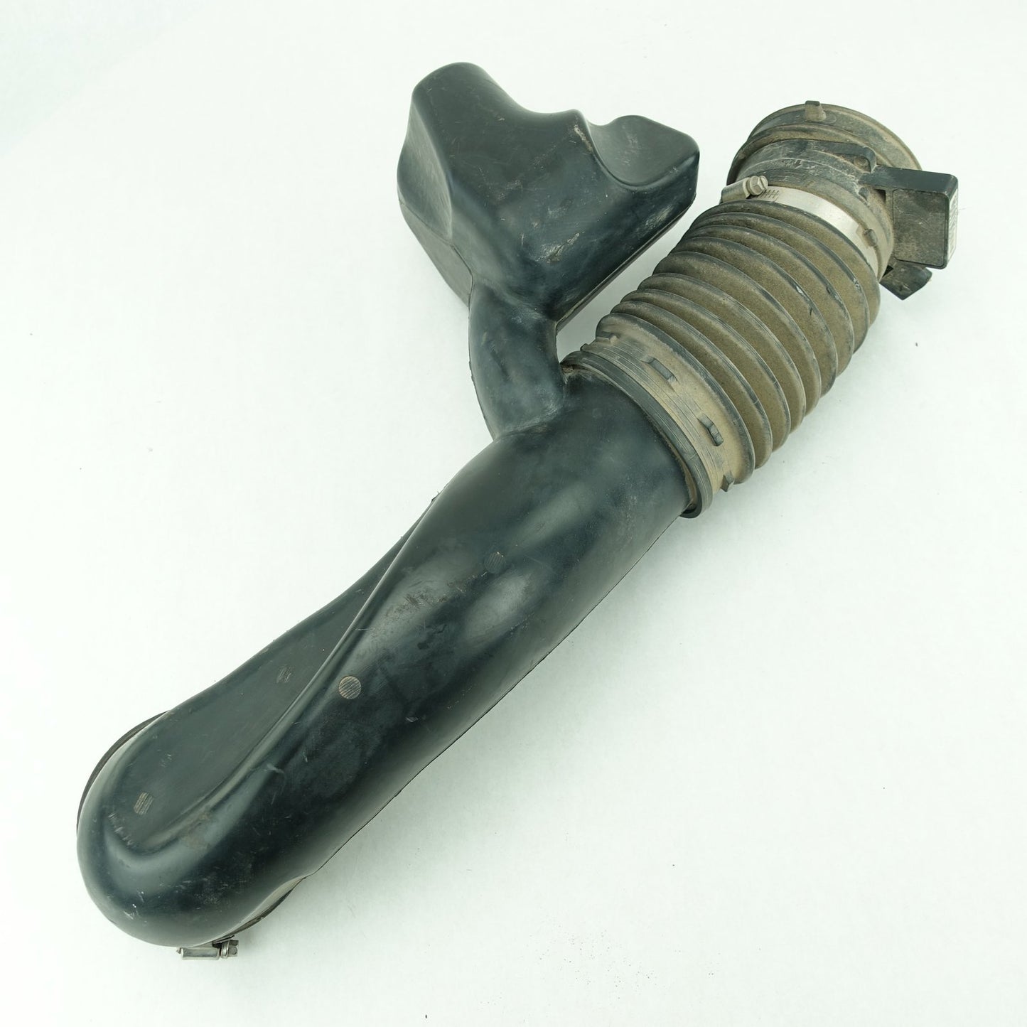 2004 2005 Silverado Sierra 8.1L Air Intake Tube Duct Hose w/ MAF Sensor Mass Air