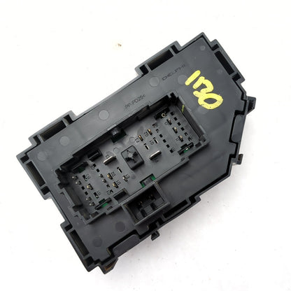 2008 2009 2010 2011 2012 2013 Sierra Silverado 2500 3500 Cabin Fuse Junction Box