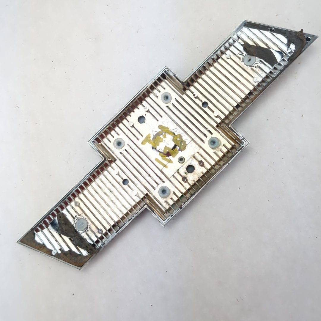 2015 2016 2017 2018 2019 Chevrolet Silverado Tailgate Bowtie Emblem Badge Logo