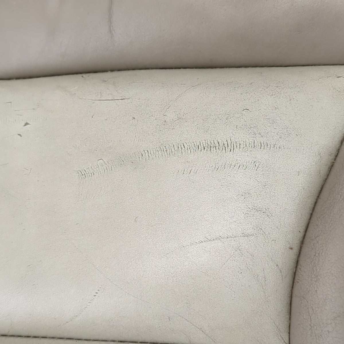 2005 2006 GMC Yukon Passenger Right Seat Bottom Lower Cushion Cover Leather Tan