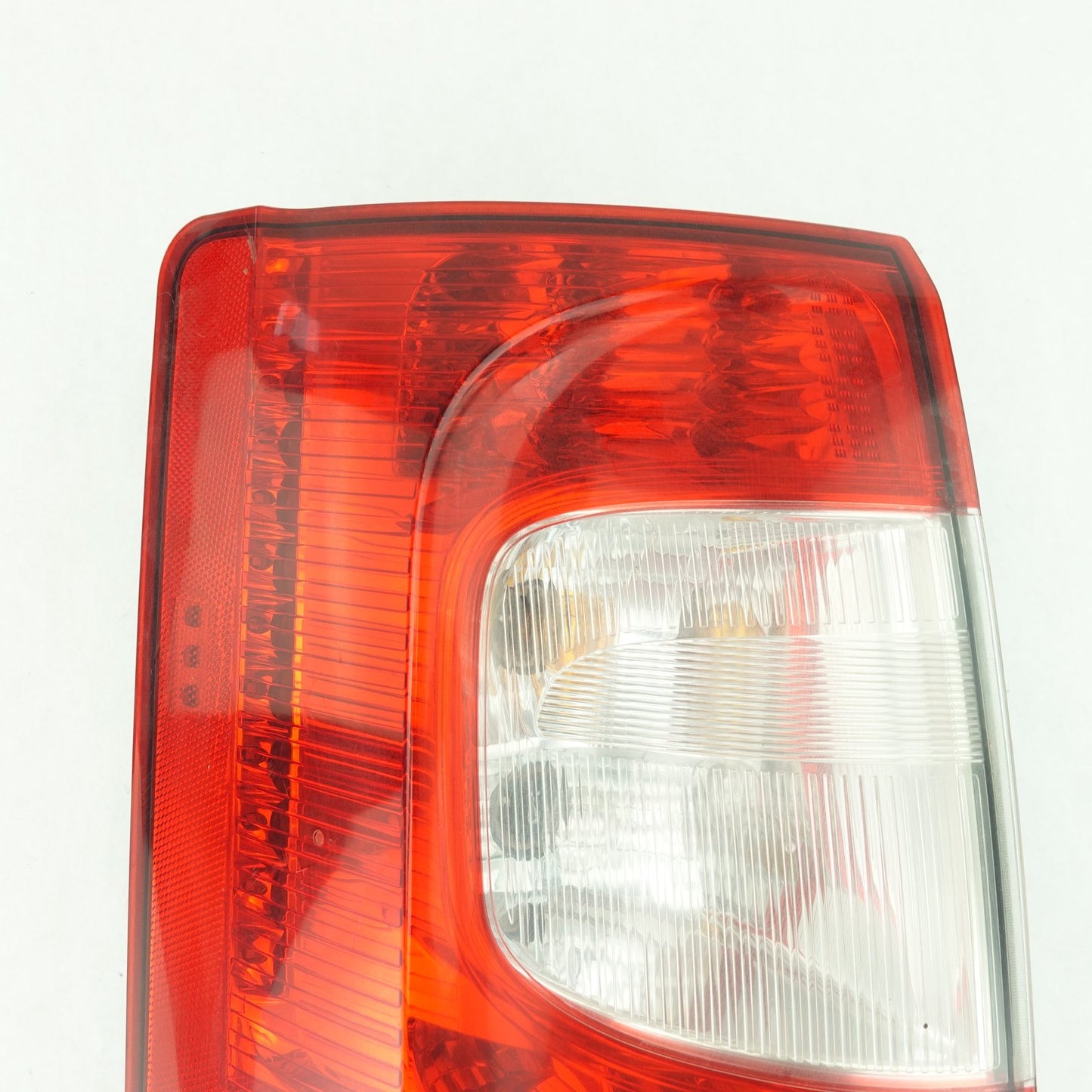 2013 2014 2015 2016 Chrysler Town & Country Left Driver Side Taillight Rear Lamp