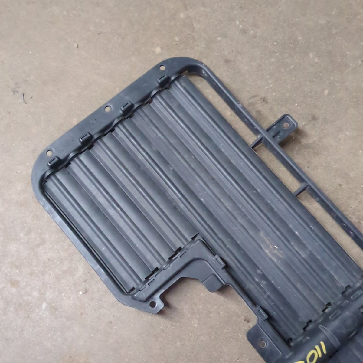2017 2018 2019 Silverado Sierra Front Radiator Grille Shutter