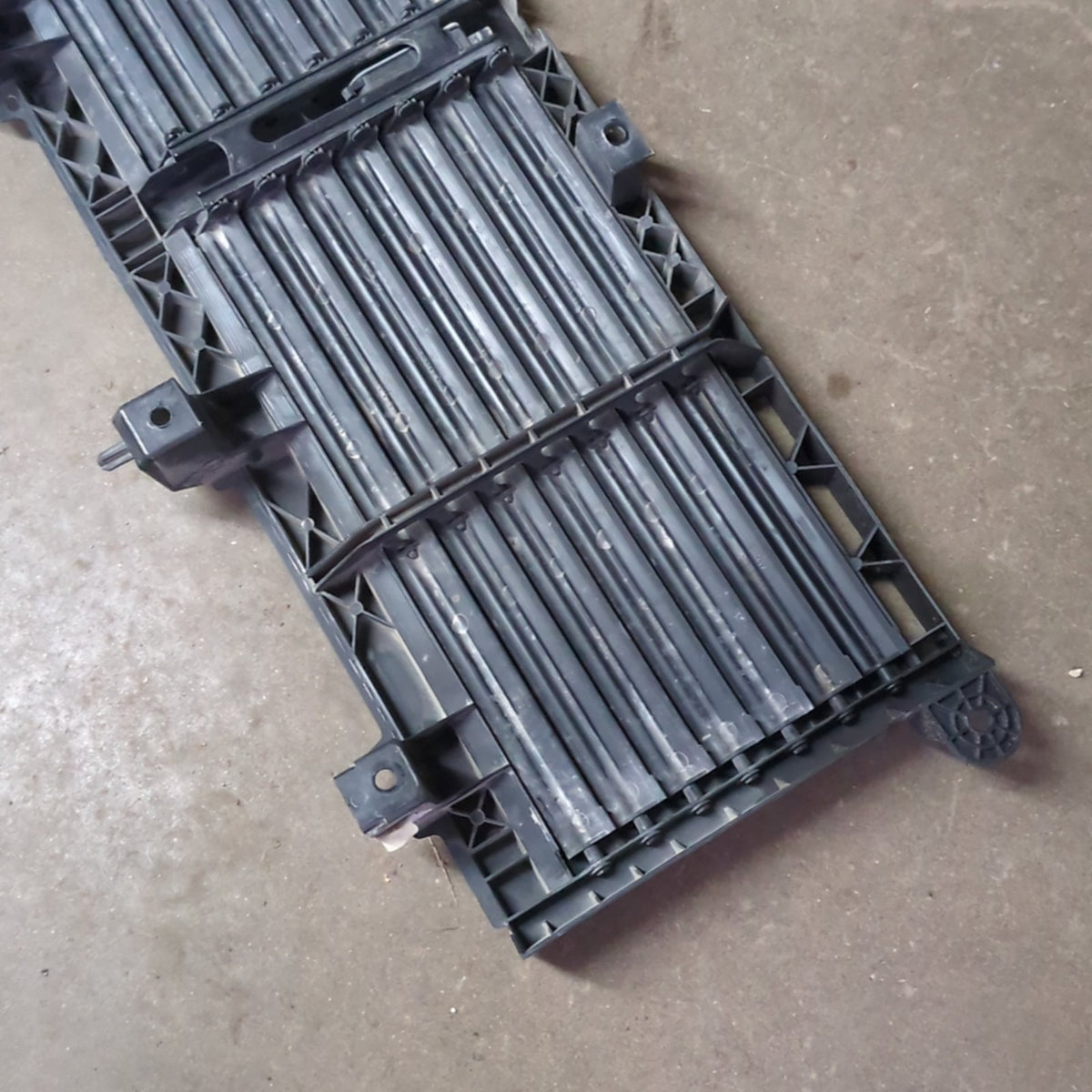 2021 2022 2023 2024 2025 Ram 2500 3500 Active Radiator Grille Shutter Louver