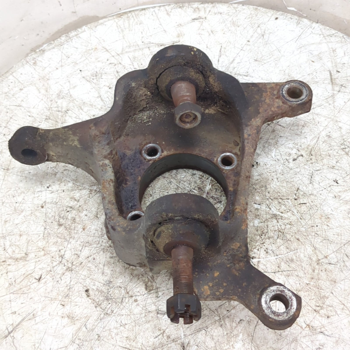 99 2000 2001 2002 Ford F450 F550 Steering Knuckle Spindle Front Driver Left 4x2