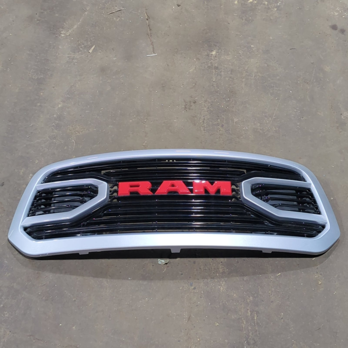 2015 2016 2017 2018 Ram 1500 Grille Front Grill Emblem Silver Aftermarket