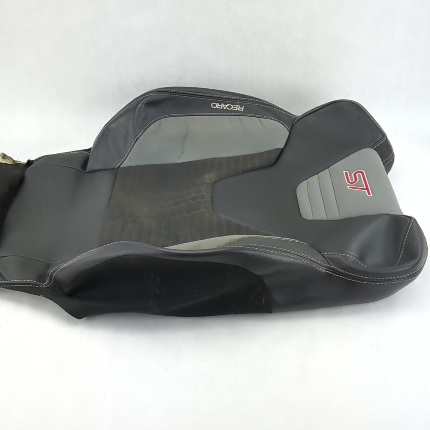 2016 2017 2018 Ford Focus ST Recaro Right Passenger Front Seat Upper Cover Skin