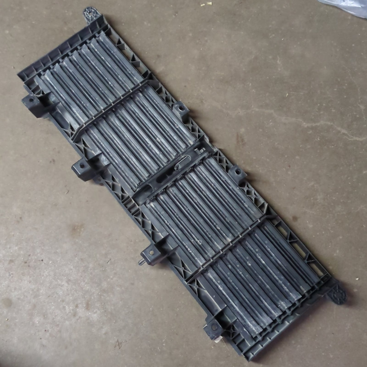 2021 2022 2023 2024 2025 Ram 2500 3500 Active Radiator Grille Shutter Louver