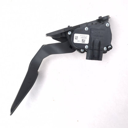 2014 2015 2016 2017 2018 Silverado Sierra Gas Accelerator Pedal Assembly OEM