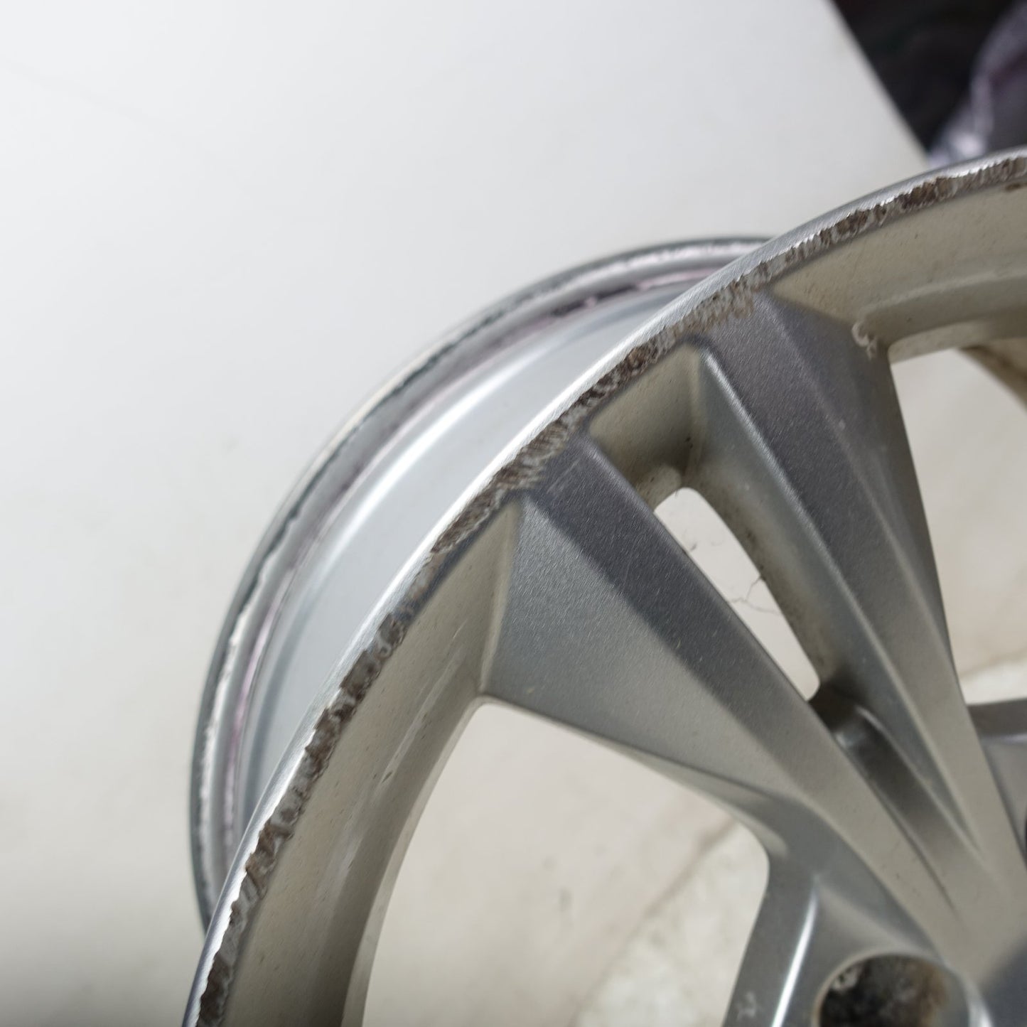 Damage 2012 2013 2014 Ford Focus Wheel Rim Ring 16 inch Alloy Aluminum
