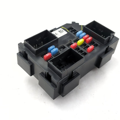 2008 2009 2010 2011 2012 2013 Sierra Silverado 2500 3500 Cabin Fuse Junction Box