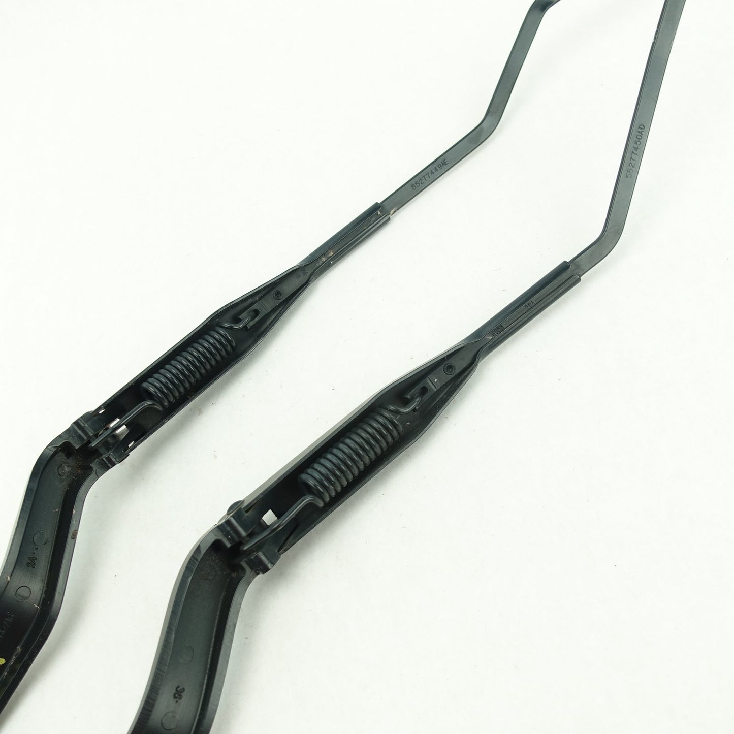 2013 2014 2015 2016 2017 2018 Ram 1500 2500 3500 Windshield Wiper Arm Pair Set