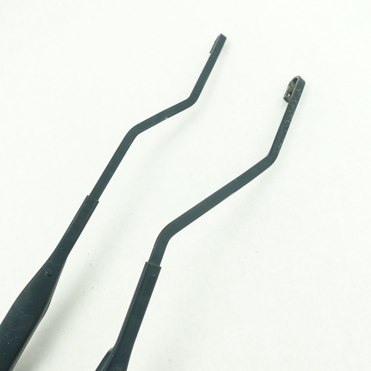 2013 2014 2015 2016 2017 2018 Ram 1500 2500 3500 Windshield Wiper Arm Pair Set