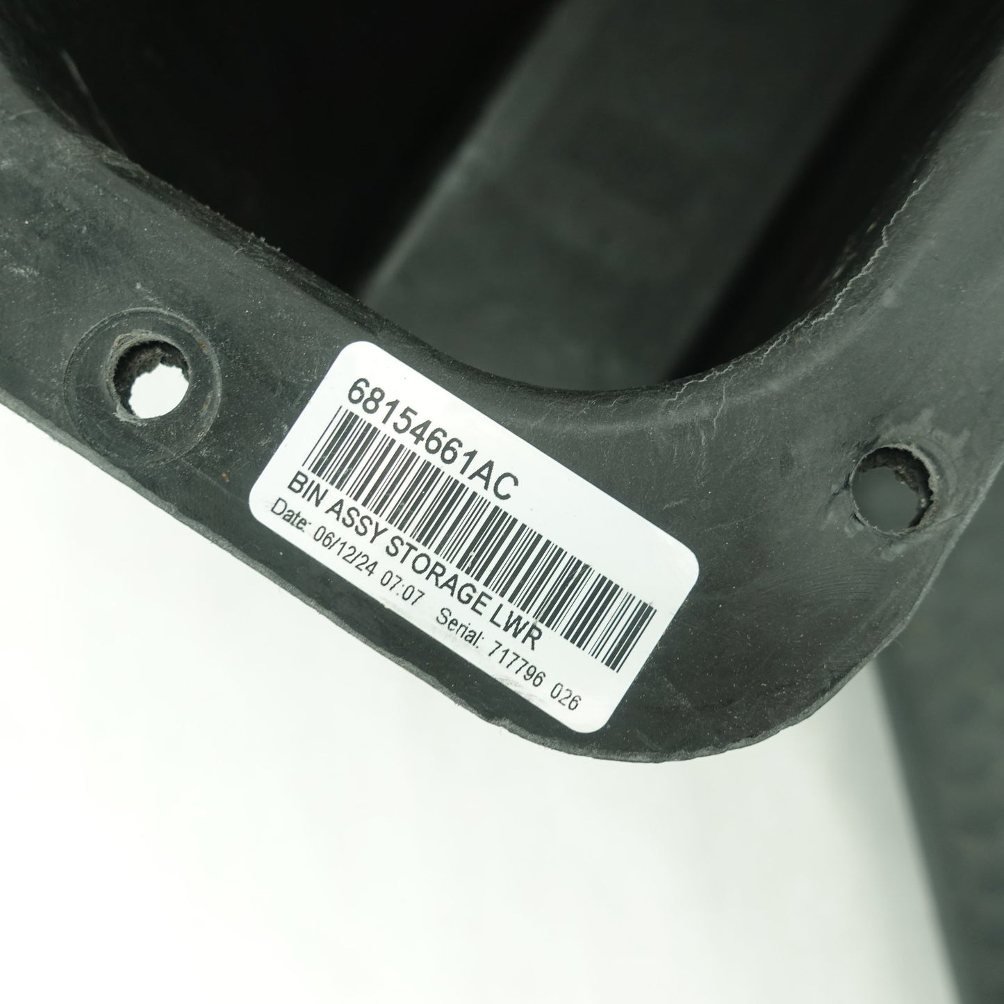 2018 2019 2020 2021 2022 2023 2024 Ram 2500 3500 Floor Storage Bin Assembly Rear