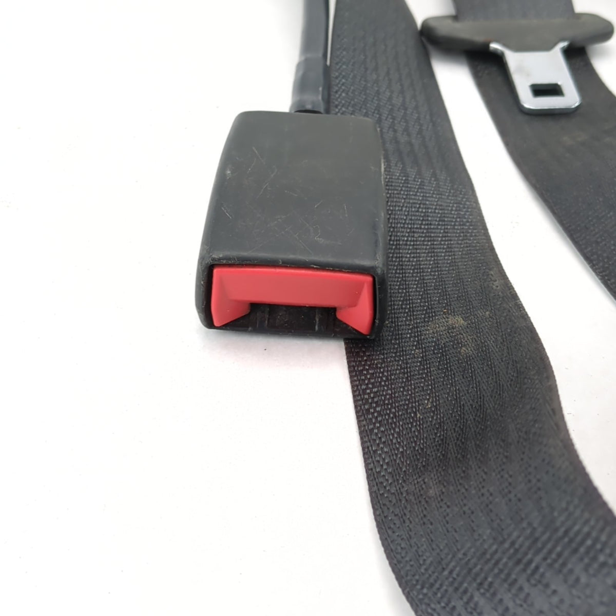 2015 2016 2017 2018 Silverado Sierra Crew Cab Rear Center Seat Belt Retractor