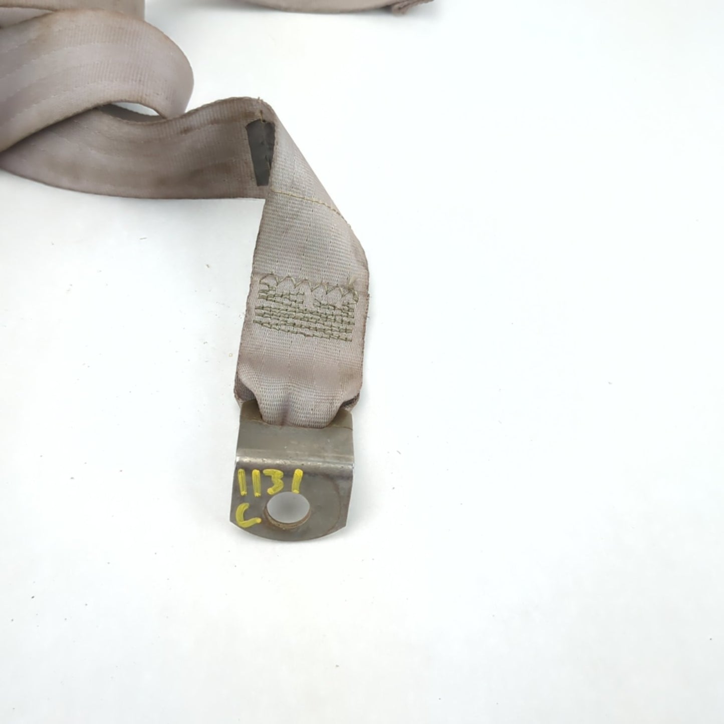 1999 2000 2001 2002 2003 2004 Ford F450 F550 Seat Lap Belt Center Front