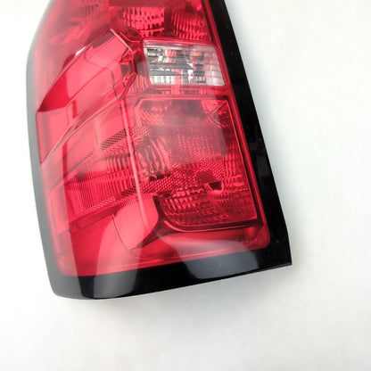 Damage 2014 2015 Chevrolet Silverado 1500 Left Driver Side Taillight Tail Lamp