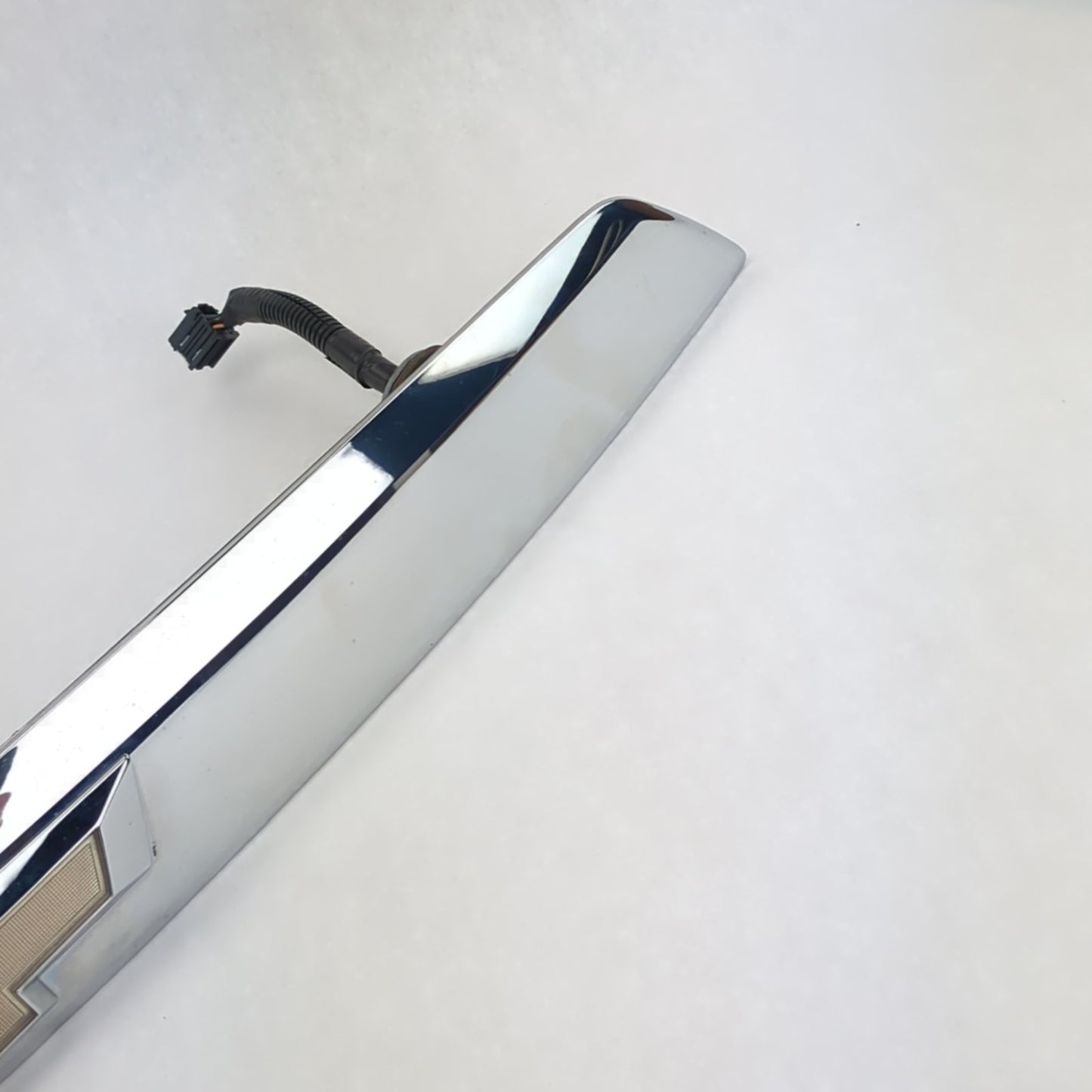 2013 2014 2015 Chevrolet Equinox Tailgate Liftgate Trim Applique Emblem Bezel