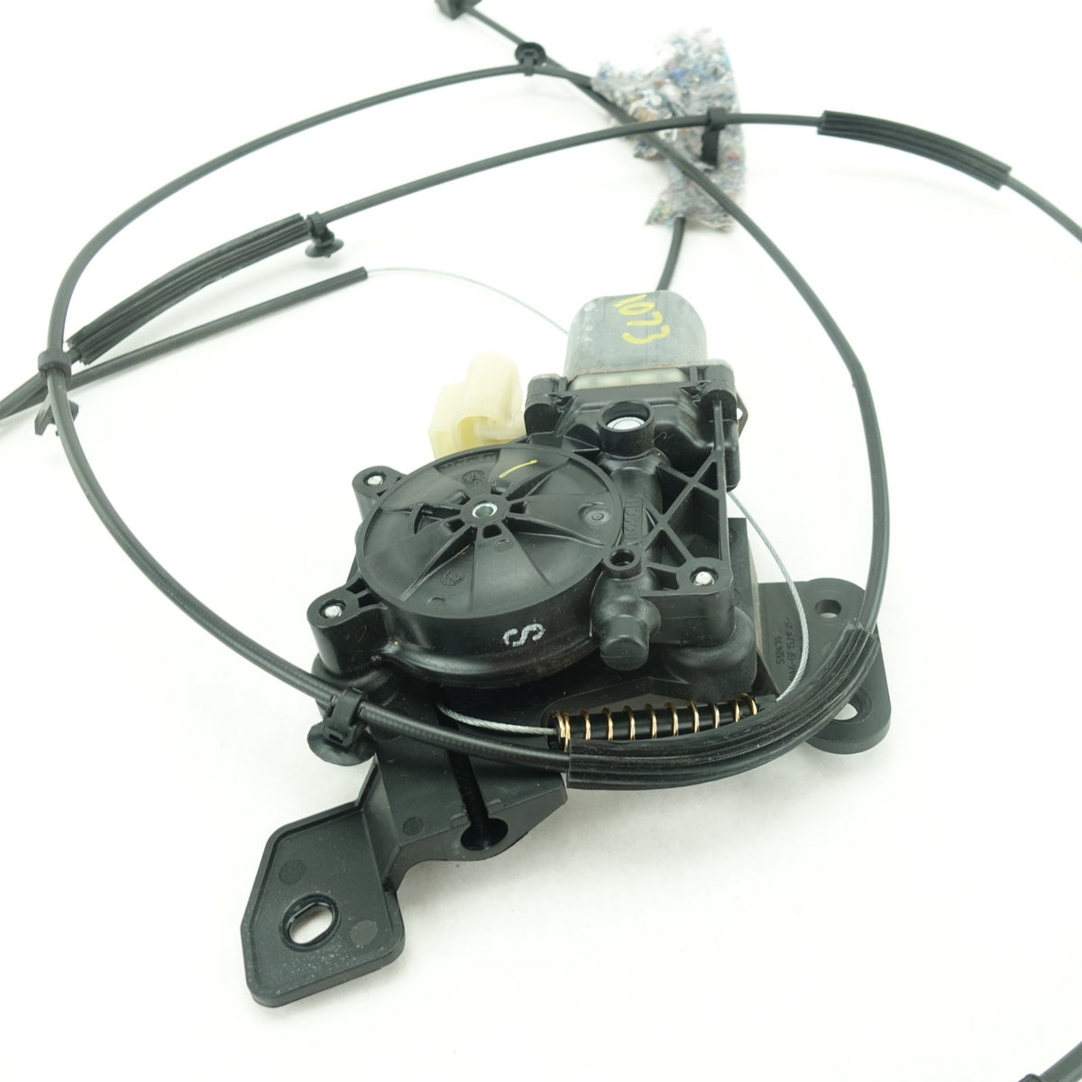 2016 2017 2018 2019 Nissan Titan XD Rear Sliding Window Motor Regulator